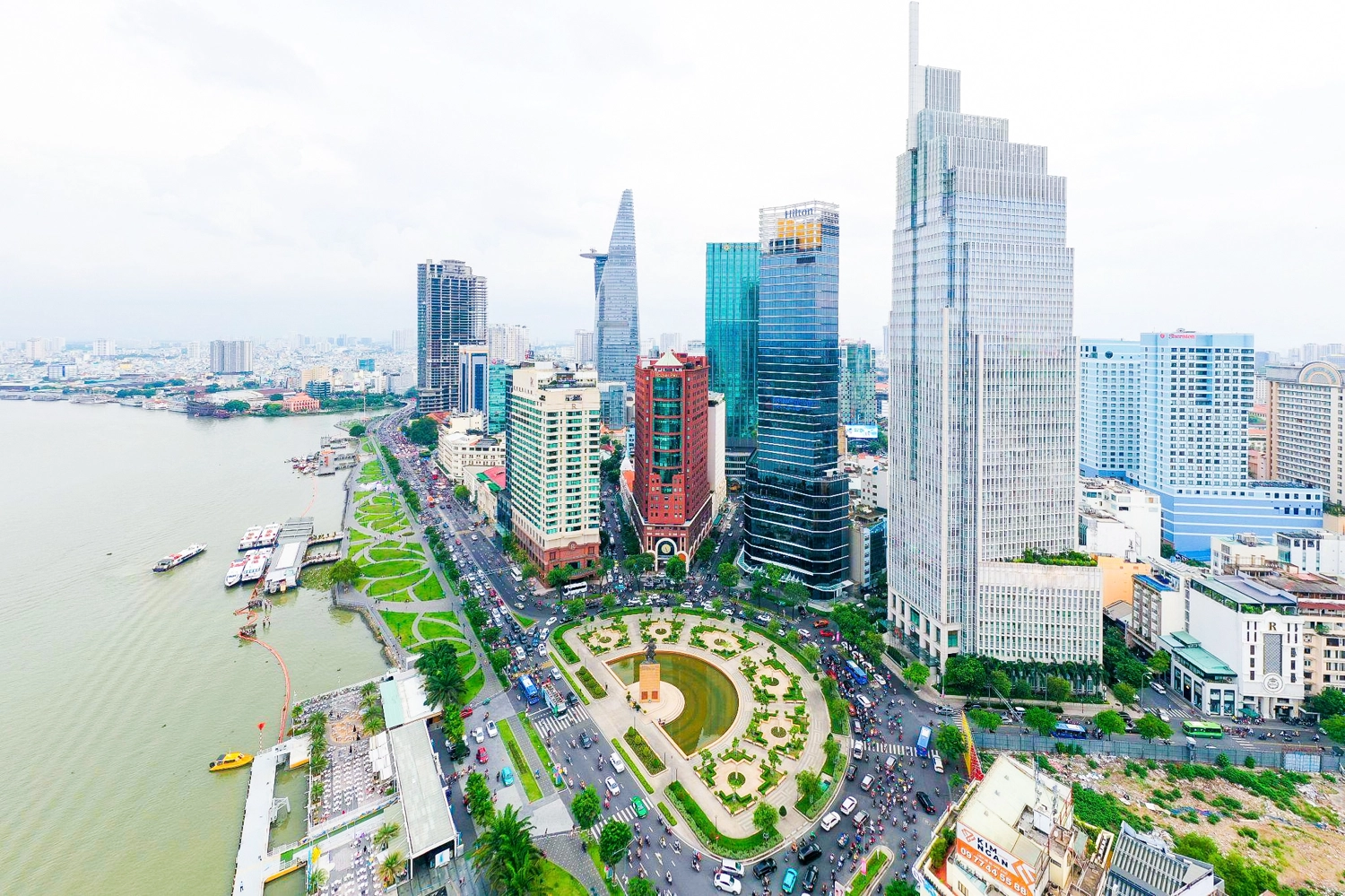 Bến Bạch Đằng, tọa lạc tại số 2 T&ocirc;n Đức Thắng, Quận 1, TP.HCM