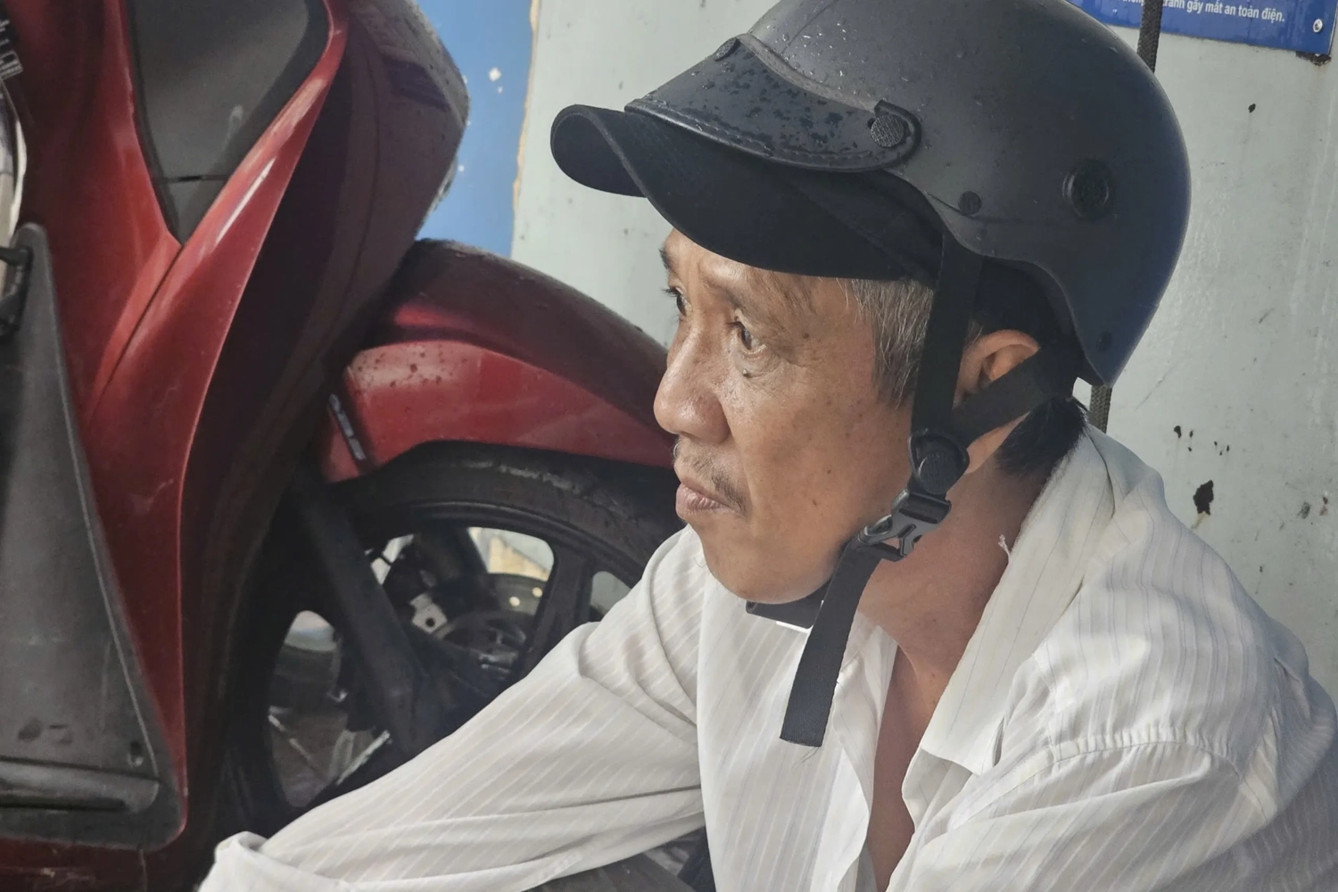 Ông Hải mong muốn dự án cầu đường Bình Tiên đẩy nhanh tiến độ để người dân bớt vất vả