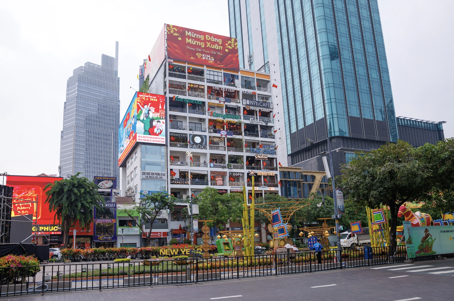 H&igrave;nh ảnh mới nhất của chung cư 42 Nguyễn Huệ khiến nhiều du kh&aacute;ch th&iacute;ch th&uacute;