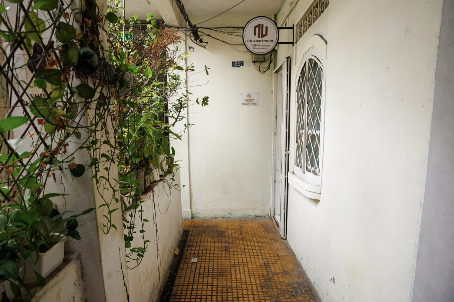 B&ecirc;n trong chung cư vẫn giữ phong c&aacute;ch retro nổi tiếng vốn c&oacute;