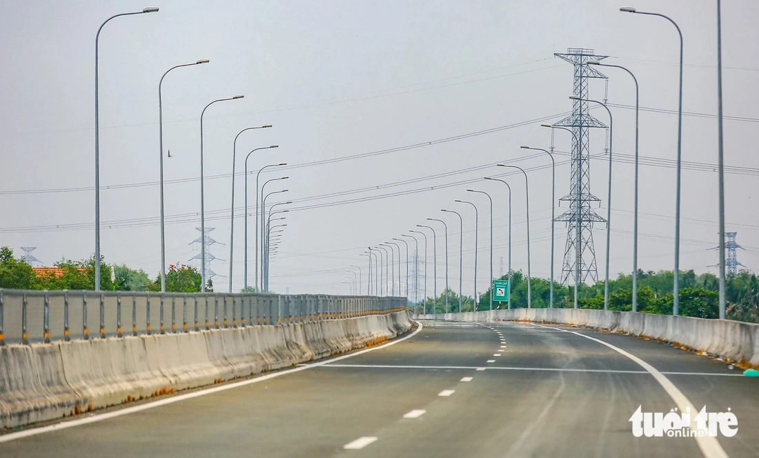 Hiện nay, nhiều đoạn cao tốc Bến Lức - Long Thành đã cơ bản hoàn thiện, có thể đưa vào sử dụng trong thời gian tới 