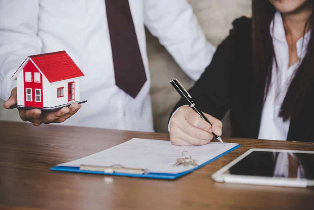 Môi giới bất động sản kiêm luôn chủ nhà