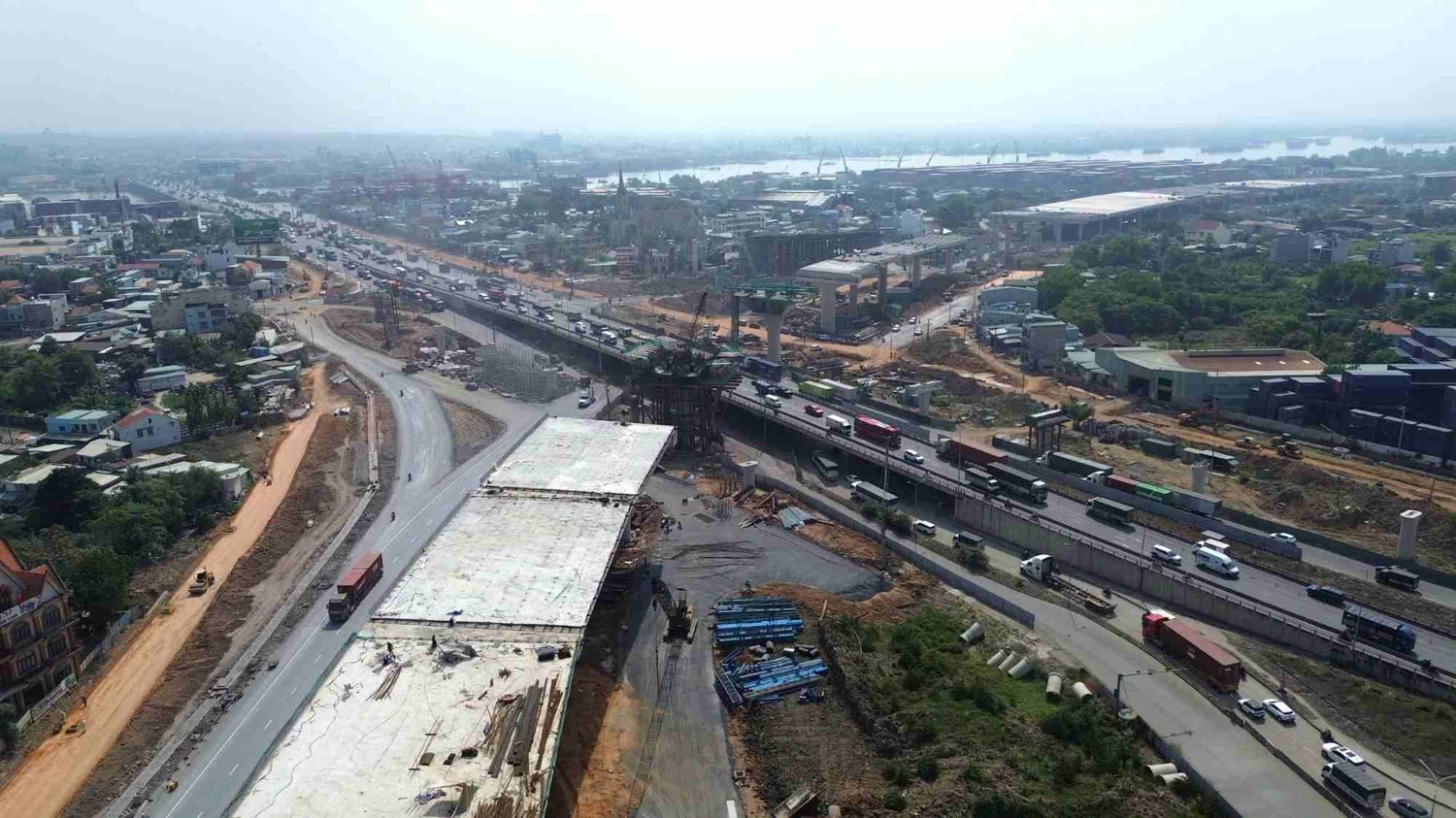 Đoạn trên cao Vành đai 3 TPHCM sắp được nối thông qua nút giao Tân Vạn. Ảnh: Minh Quân