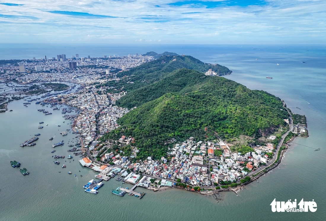 Khu vực Tam Thắng ở phía Vũng Tàu là nơi kết nối của tuyến đường vượt biển Cần Giờ - Vũng Tàu. Đây cũng là trục giao thông ven biển hiện hữu, có vai trò kết nối trực tiếp với hệ thống đường 30-4 và các tuyến nội đô phía Vũng Tàu, tạo điểm đầu mối cho hành lang giao thông