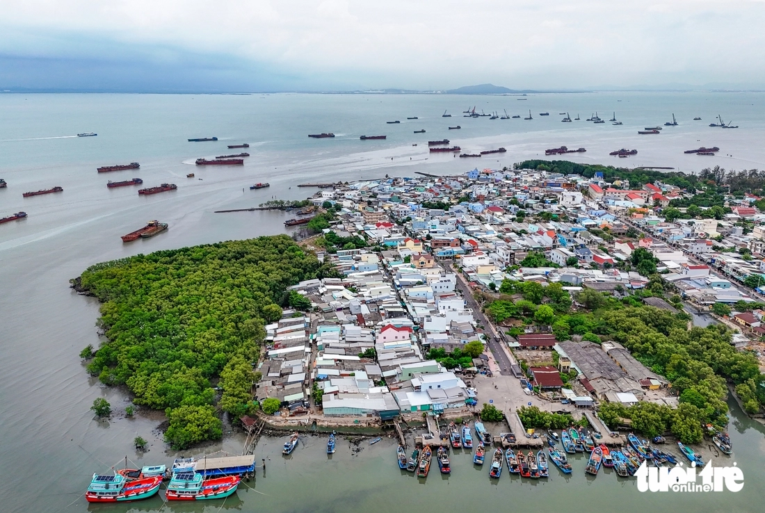 Từ những chuyến phà vượt vịnh Gành Rái hôm nay, khu vực Cần Giờ đang đứng trước triển vọng trở thành tuyến đường vượt biển có thể thay đổi cách kết nối giữa các vùng phát triển của thành phố